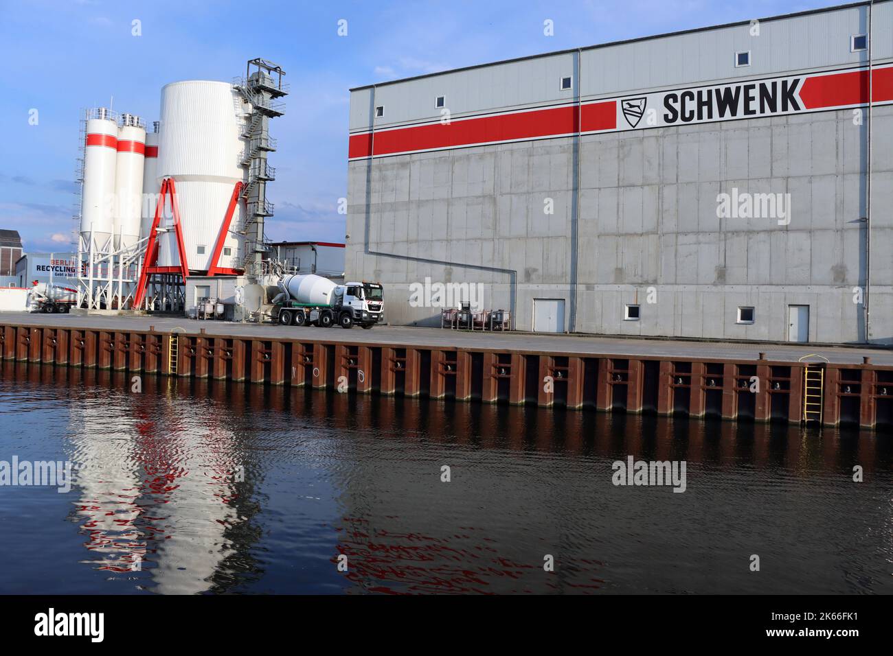 Betonfabrik der SCHWENK Beton Berlin-Brandenburg GmbH am Westhafen, Deutschland, Berlin Stockfoto