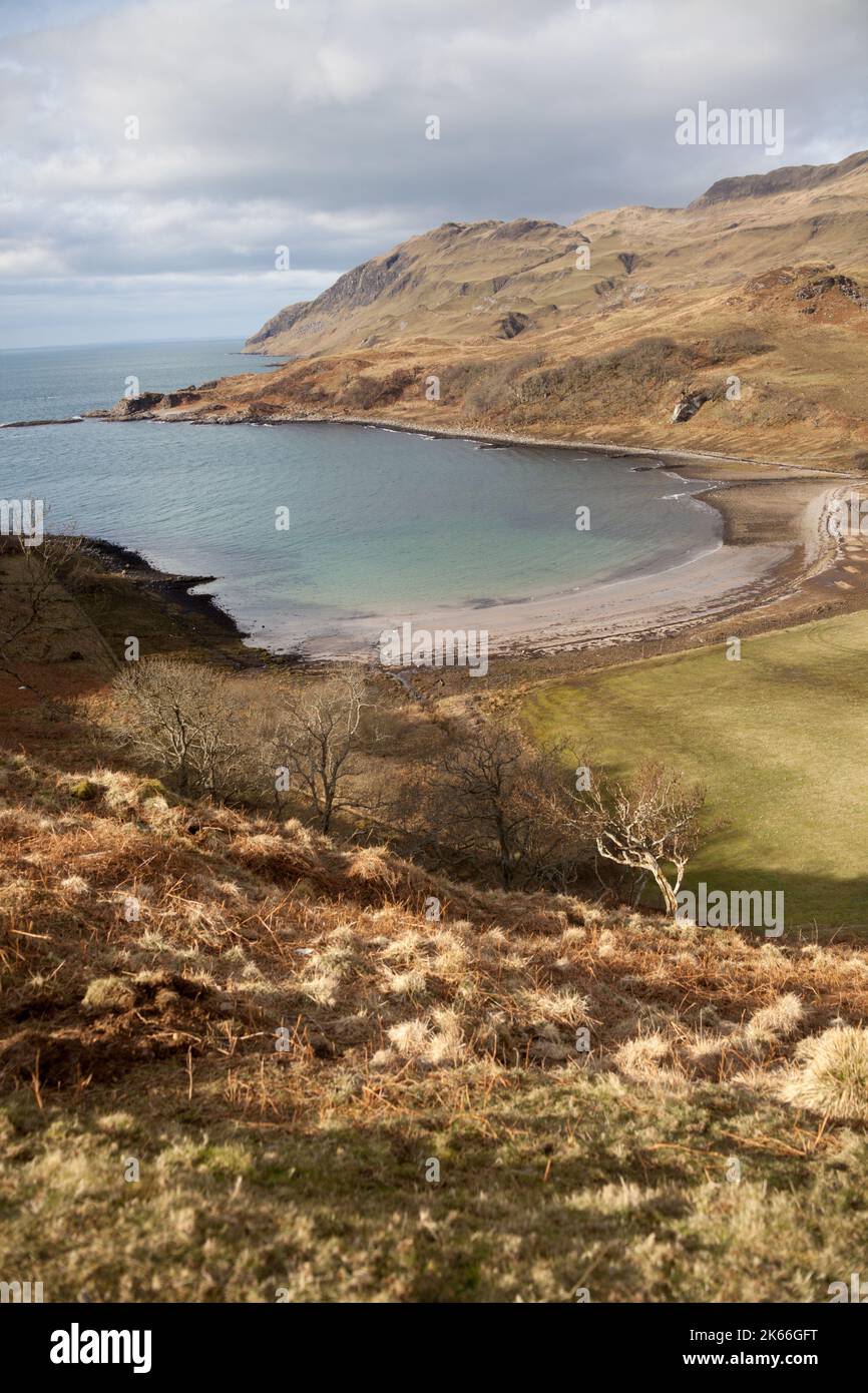 Halbinsel von Ardamurchan, Schottland. Malerischer Blick auf die Küste von Ardamurchan bei Camas nan Geall (Bucht der Fremden). Stockfoto