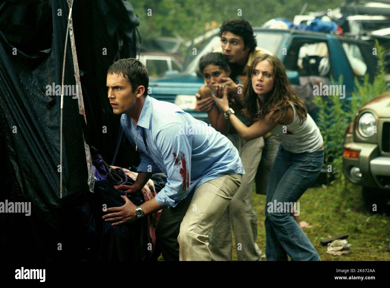 DESMOND HARRINGTON, Emmanuelle Chriqui, Jeremy Sisto, ELIZA DUSHKU, WRONG TURN, 2003 Stockfoto