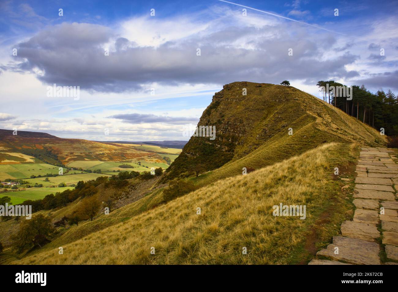 Hollins überqueren den Weg vom Mam Tor im Peak District National Park, Großbritannien Stockfoto