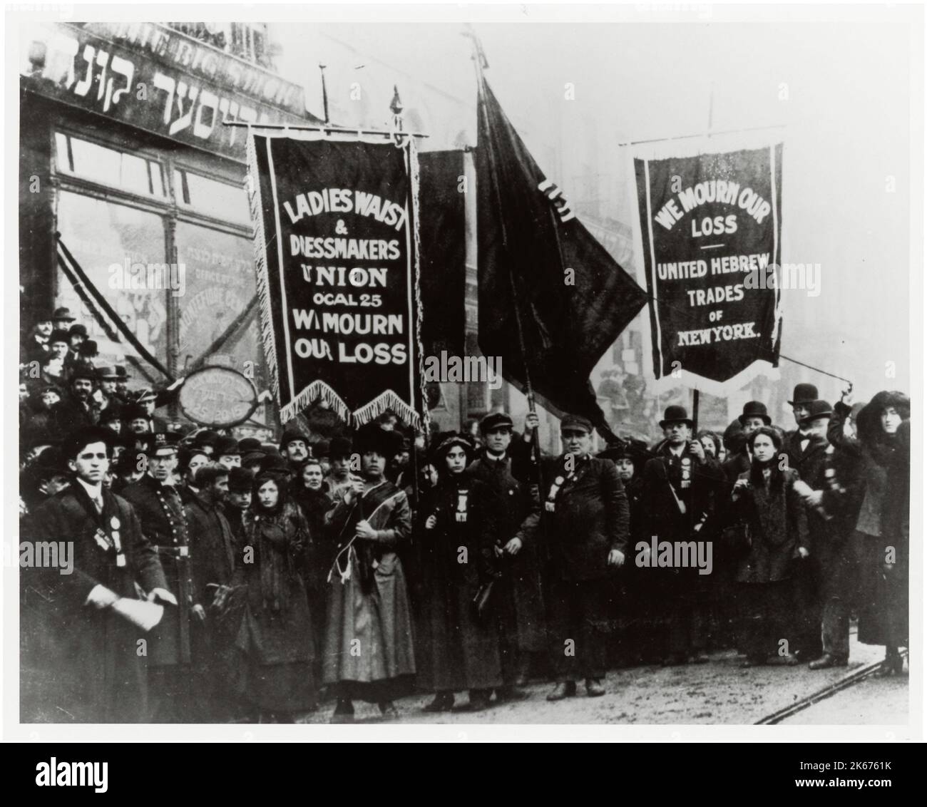 Demonstration des Protestes und der Trauer um den Brand der Triangle Shirtwaist-Fabrik vom 25. März 1911 Stockfoto
