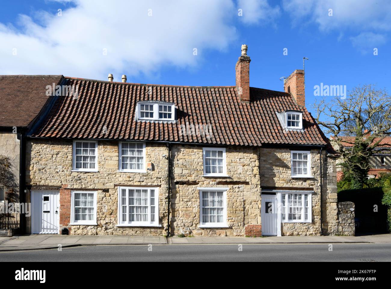 Alte Cottages, aus lokalem Stein, Lincoln Stockfoto
