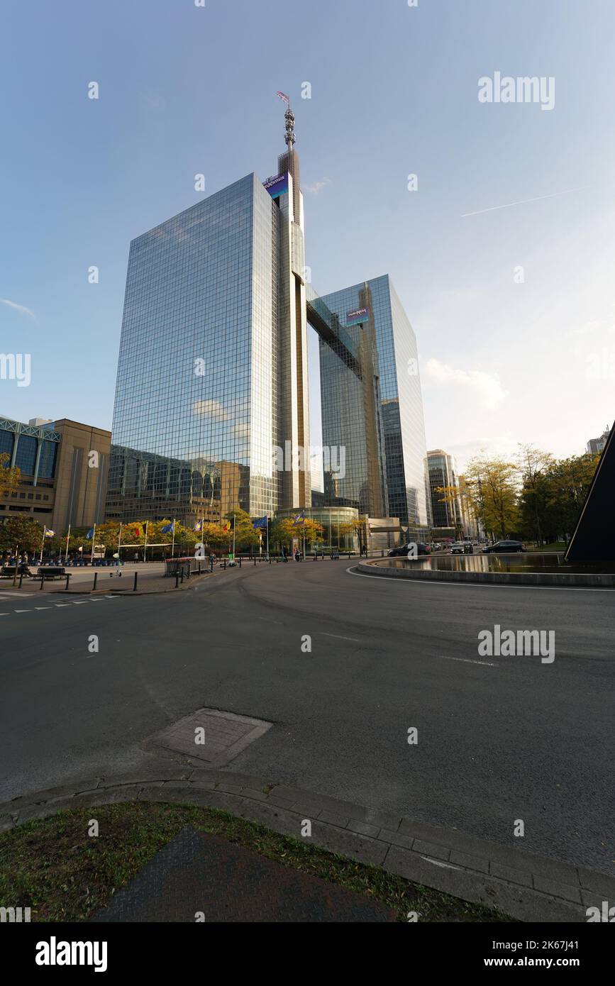 Nahaufnahme des Belgacom, Proximus Twin Türme Wolkenkratzer in Northen Quarter Office , Brüssel von der Straße aus Stockfoto