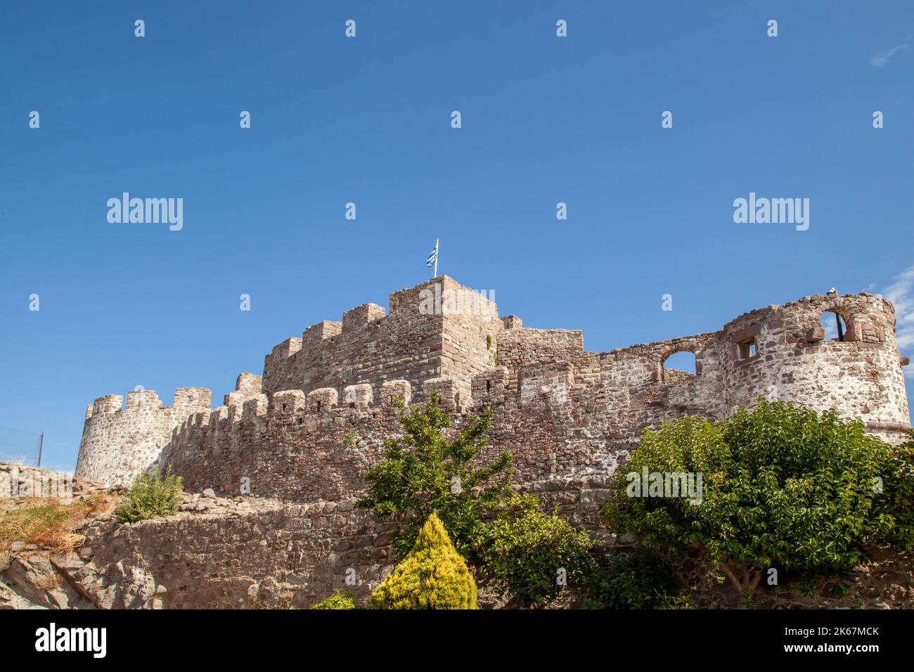 Blick auf das Schloss im griechischen Ferienort Molyvos auf der Insel Lesvos Griechenland Stockfoto