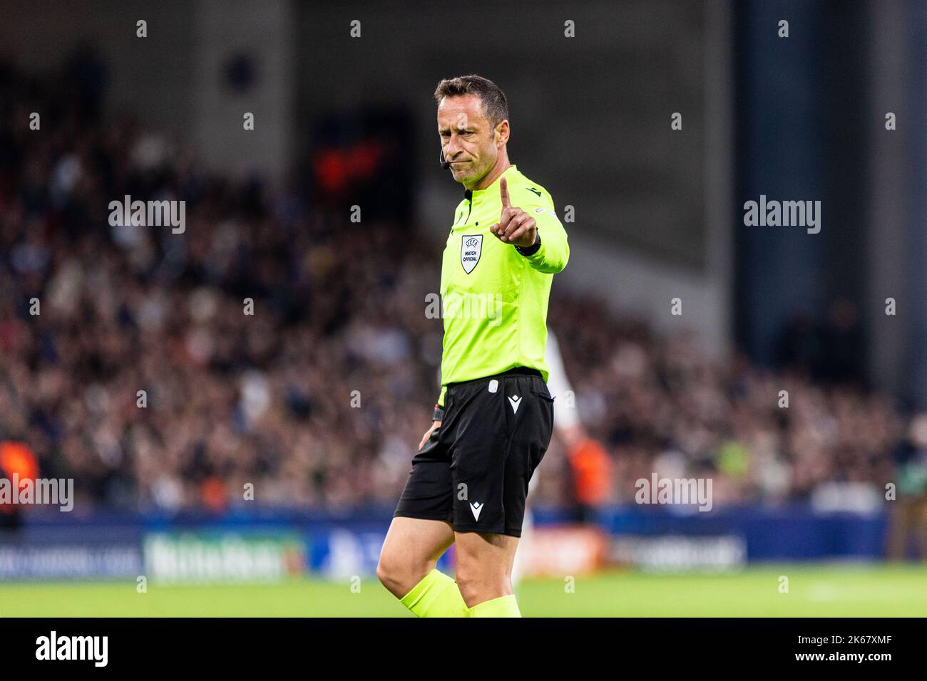 Kopenhagen, Dänemark. 11. Oktober 2022. Schiedsrichter Artur Dias beim UEFA Champions League-Spiel zwischen dem FC Kopenhagen und Manchester City im Park in Kopenhagen. (Foto: Gonzales Photo/Alamy Live News Stockfoto