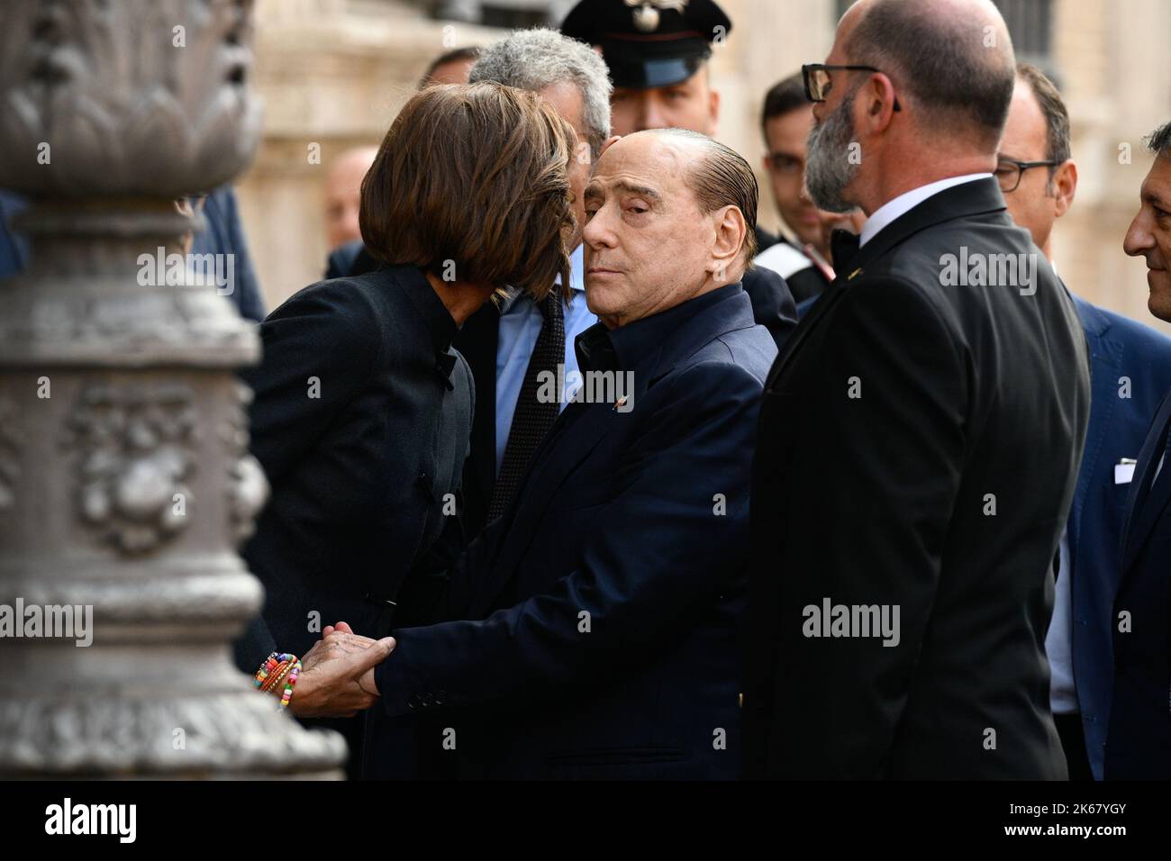 Rom, Italien. 12. Oktober 2022. Silvio Berlusconi tritt in den Palazzo Madama ein, nachdem er bei den letzten Wahlen vom 26. September 2022 gewählt wurde.Quelle: Independent Photo Agency/Alamy Live News Stockfoto