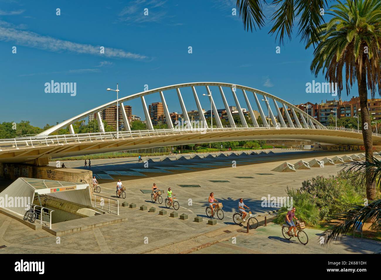 Pont de L'Exposicio im Stadtzentrum von Valencia, Provinz Valencia, Spanien. Stockfoto