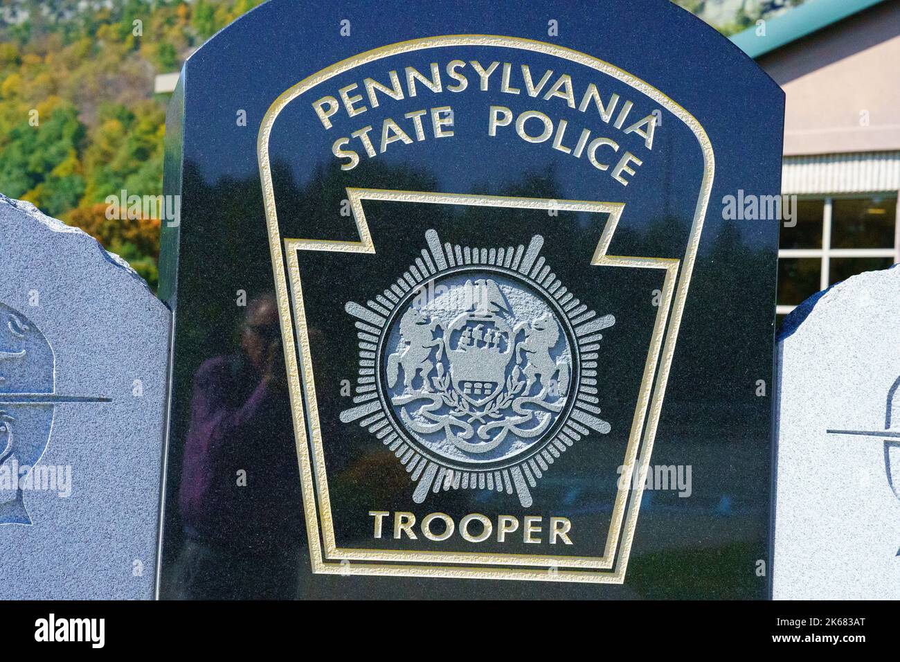 Matamoras, PA, USA – 11. Oktober 2022: Pennsylvania State Police Memorial für gefallene Soldaten im Welcome Center in Matamoras. Stockfoto