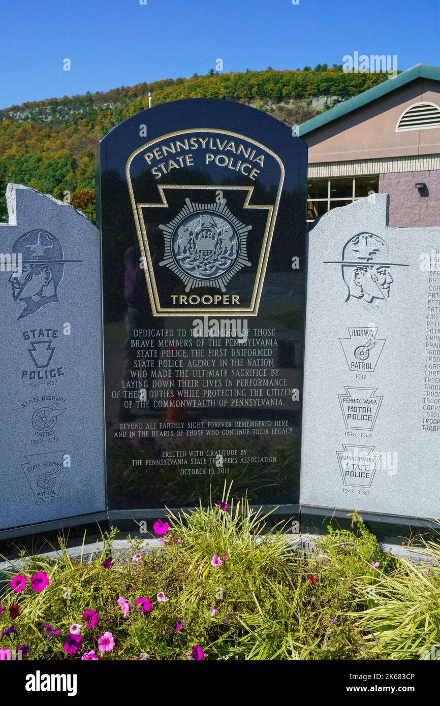 Matamoras, PA, USA – 11. Oktober 2022: Pennsylvania State Police Memorial für gefallene Soldaten im Welcome Center in Matamoras. Stockfoto