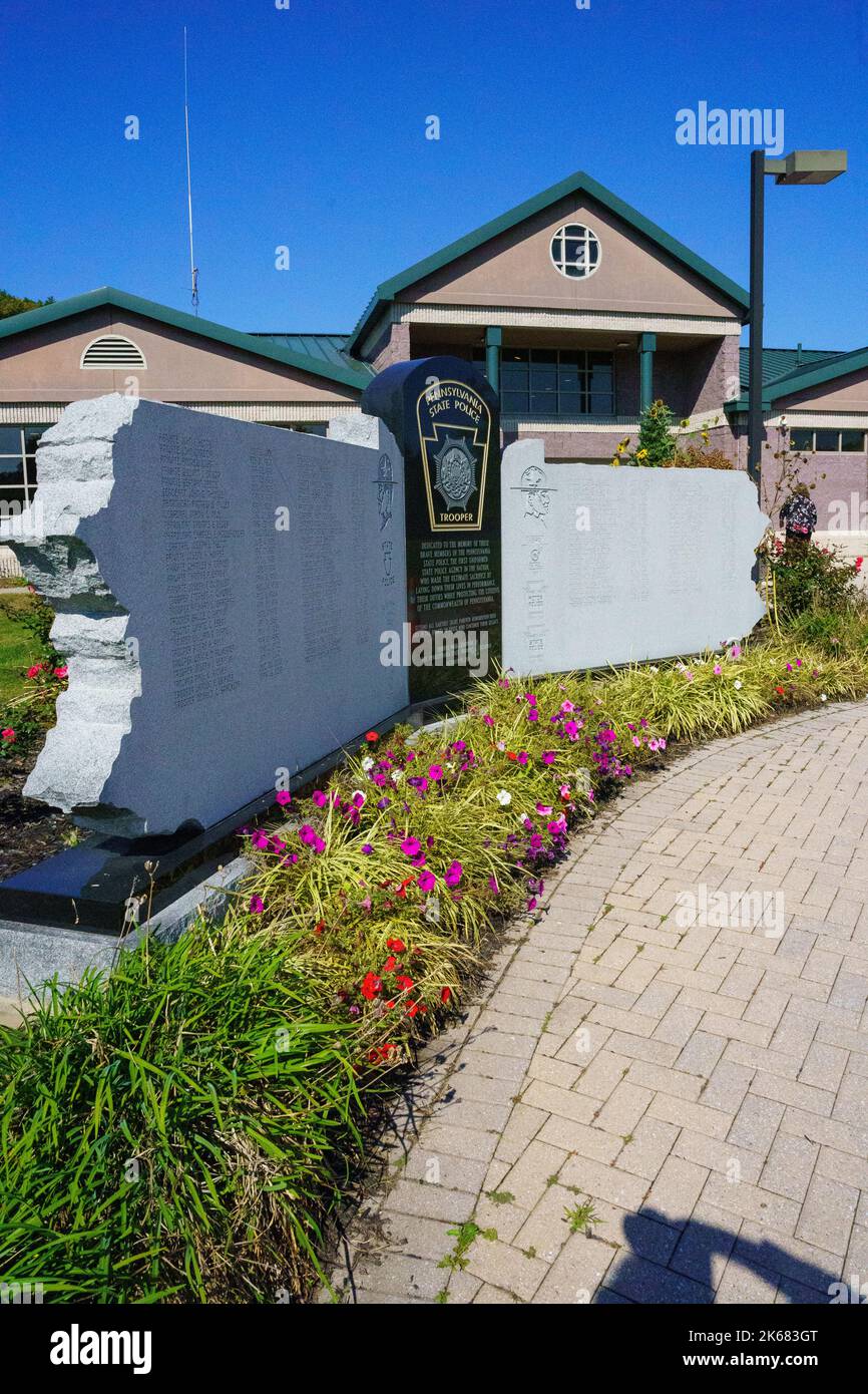 Matamoras, PA, USA – 11. Oktober 2022: Pennsylvania State Police Memorial für gefallene Soldaten im Welcome Center in Matamoras. Stockfoto