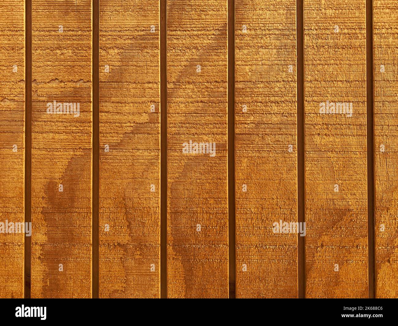 Eine Nahaufnahme Holzvertäfelung Board Holz natürlichen industriellen Innenraum Garage Schuppen range Haus Fassade Baumaterial Stockfoto