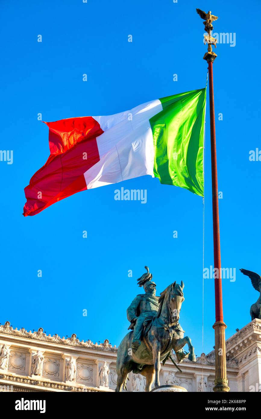 Equestrian Skulptur von Vittorio Emanuele II innerhalb der Altare della Patria, Rom Italien Stockfoto
