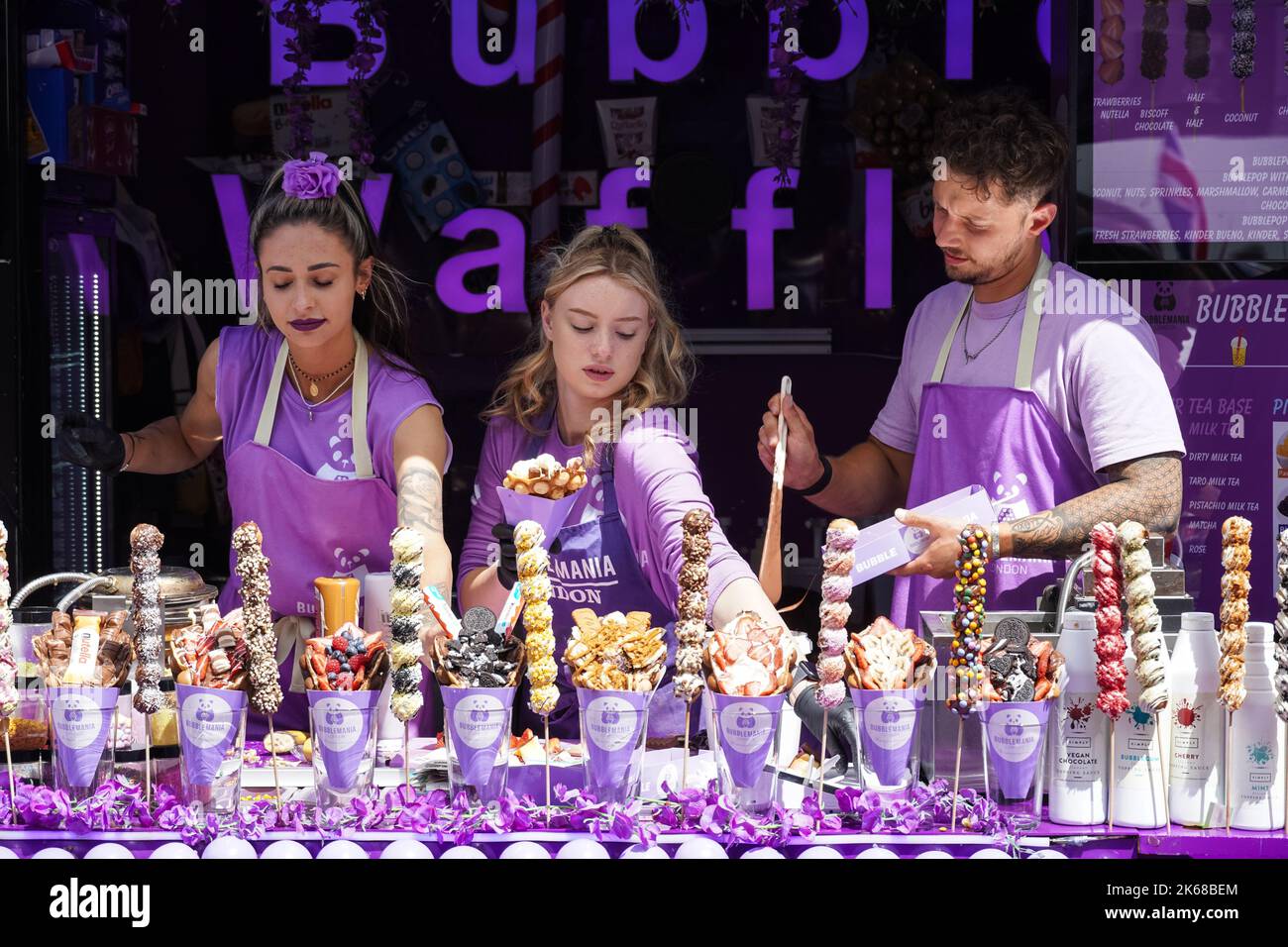 Bubble Waffle Stand in London, England, Großbritannien Stockfoto