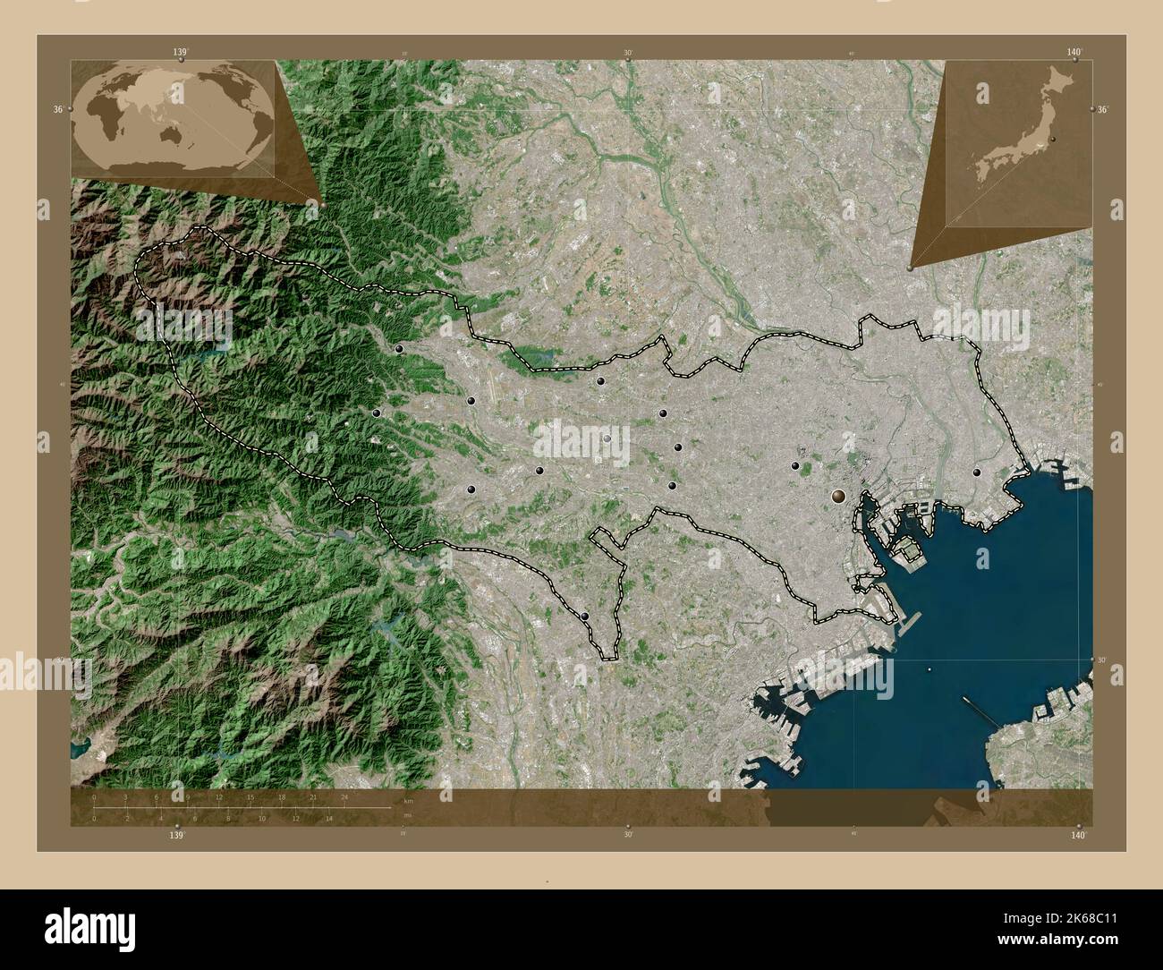 Tokio, Metropole Japans. Satellitenkarte mit niedriger Auflösung. Standorte der wichtigsten Städte der Region. Karten für zusätzliche Eckposition Stockfoto