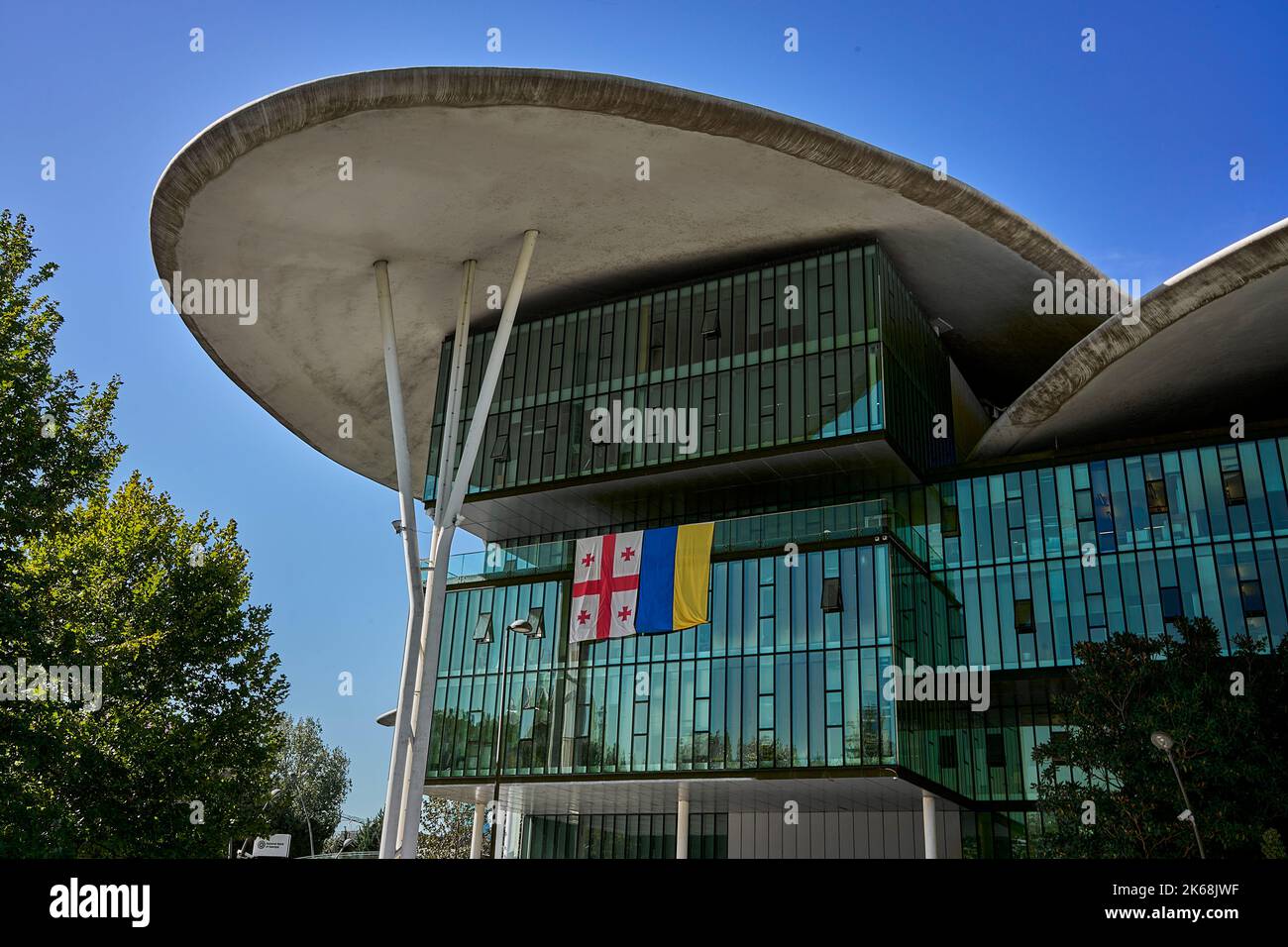 Tbilisi Public Service Hall, von den Architekten Massimiliano und Doriana Fuksas, Stadtteil Garetubani, Tiflis, Georgien Stockfoto