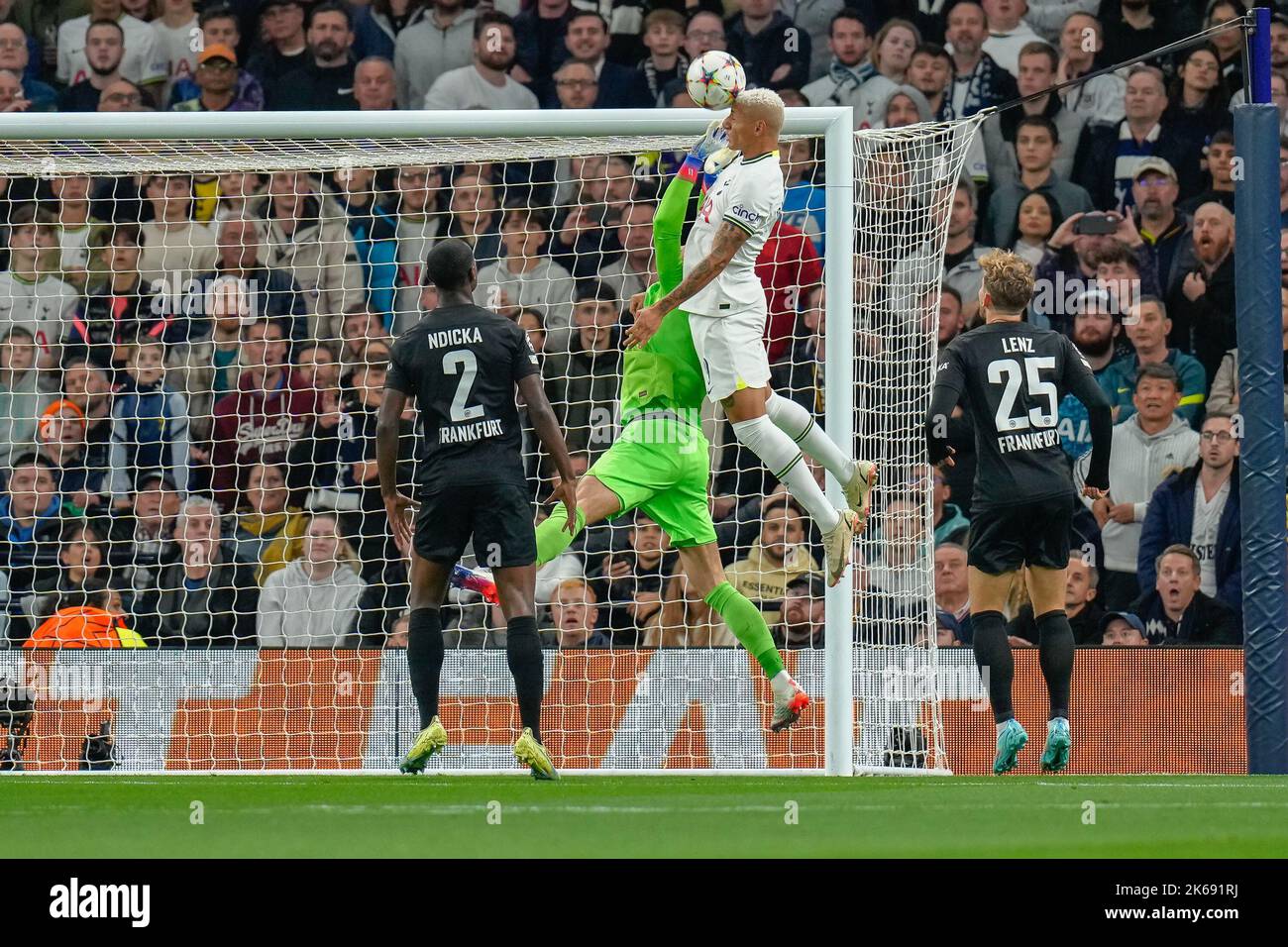 White Hart Lane, Großbritannien. 12. Oktober 2022. Richarlison (9) von
