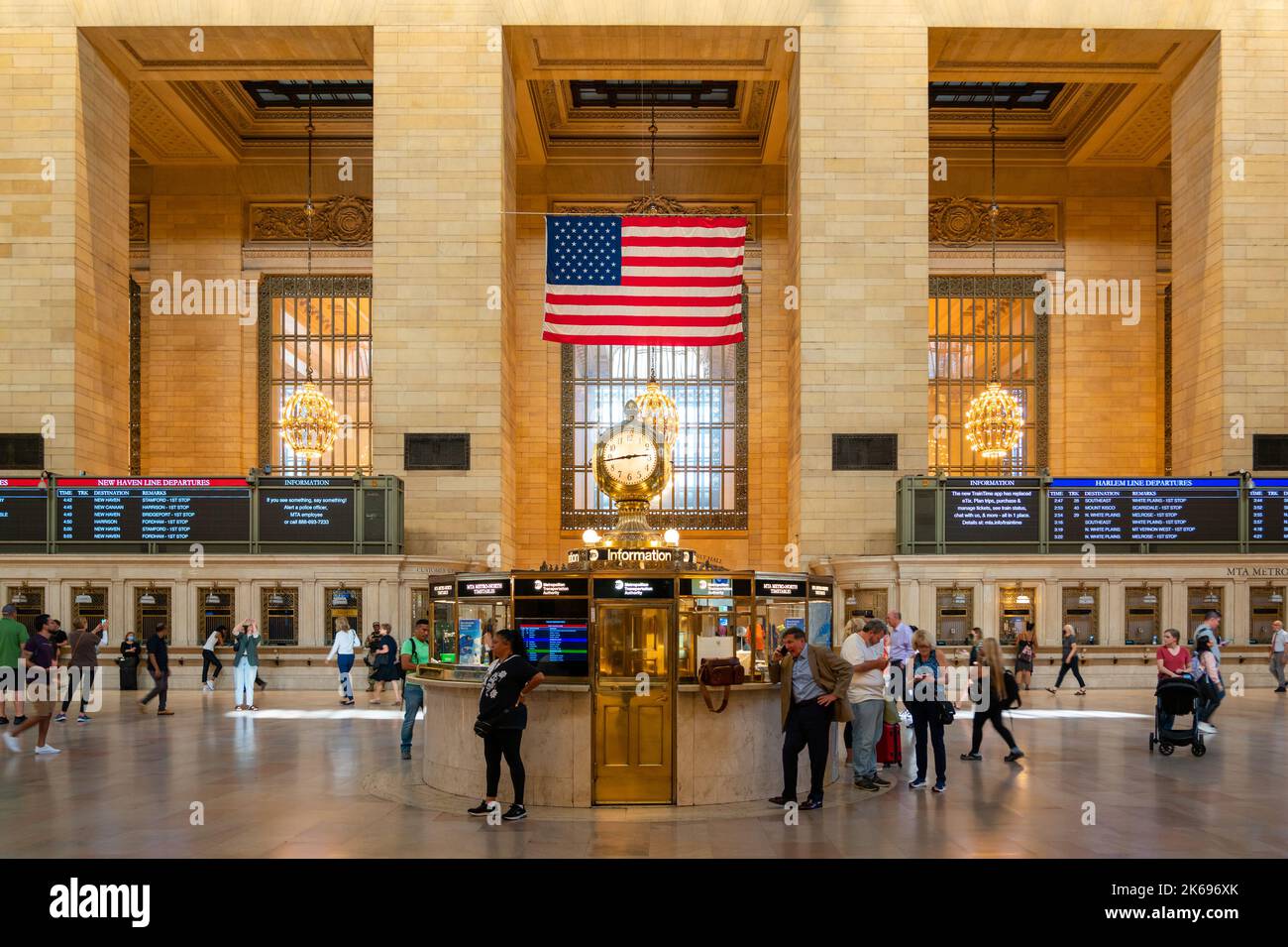 New York, USA - 21. September 2022: Haupthalle im Grand Central Terminal mit Menschenmenge, New York Stockfoto