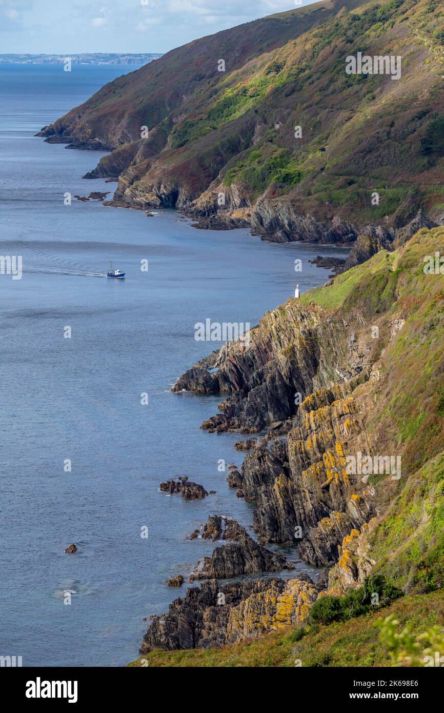 Fischerboot zum Dorfhafen von Polperro, Cornwall Stockfoto