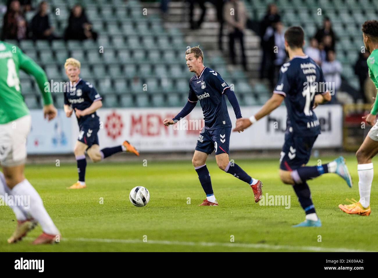 Gladsaxe, Dänemark. 12. Oktober 2022. Frederik Brandhof (29) von AGF beim Sydbank Cup-Spiel zwischen Akademisk Boldklub und Aarhus GF im Gladsaxe Stadion in Gladsaxe. (Foto: Gonzales Photo/Alamy Live News Stockfoto