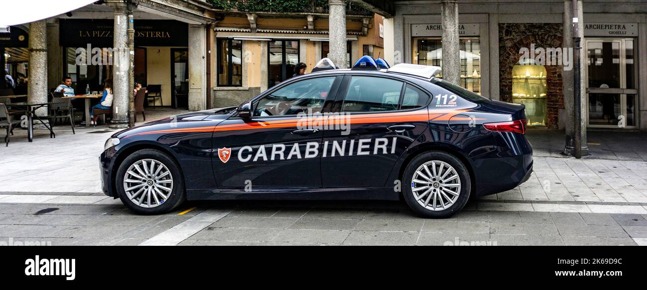 Ein Polizeiauto der Carabinieri, der nationalen Gendarmerie Italiens. Sie sind für inländische und ausländische Polizeiaufgaben verantwortlich. Stockfoto