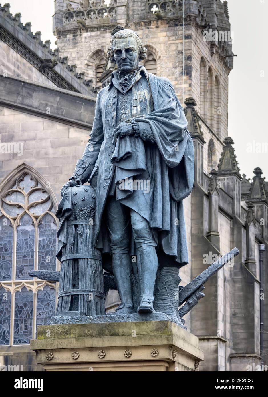 Statue von Adam Smith auf der Royal Mile, Edinburgh, Schottland, Großbritannien Stockfoto