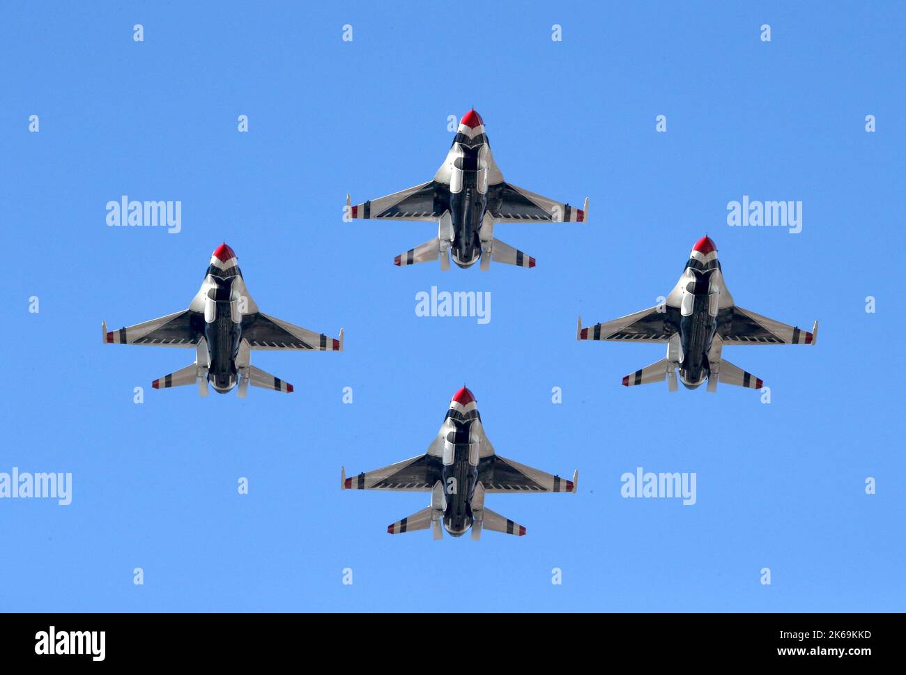 Vier Flugzeuge auf einem Flug bei der jährlichen Pacific Airshow Stockfoto