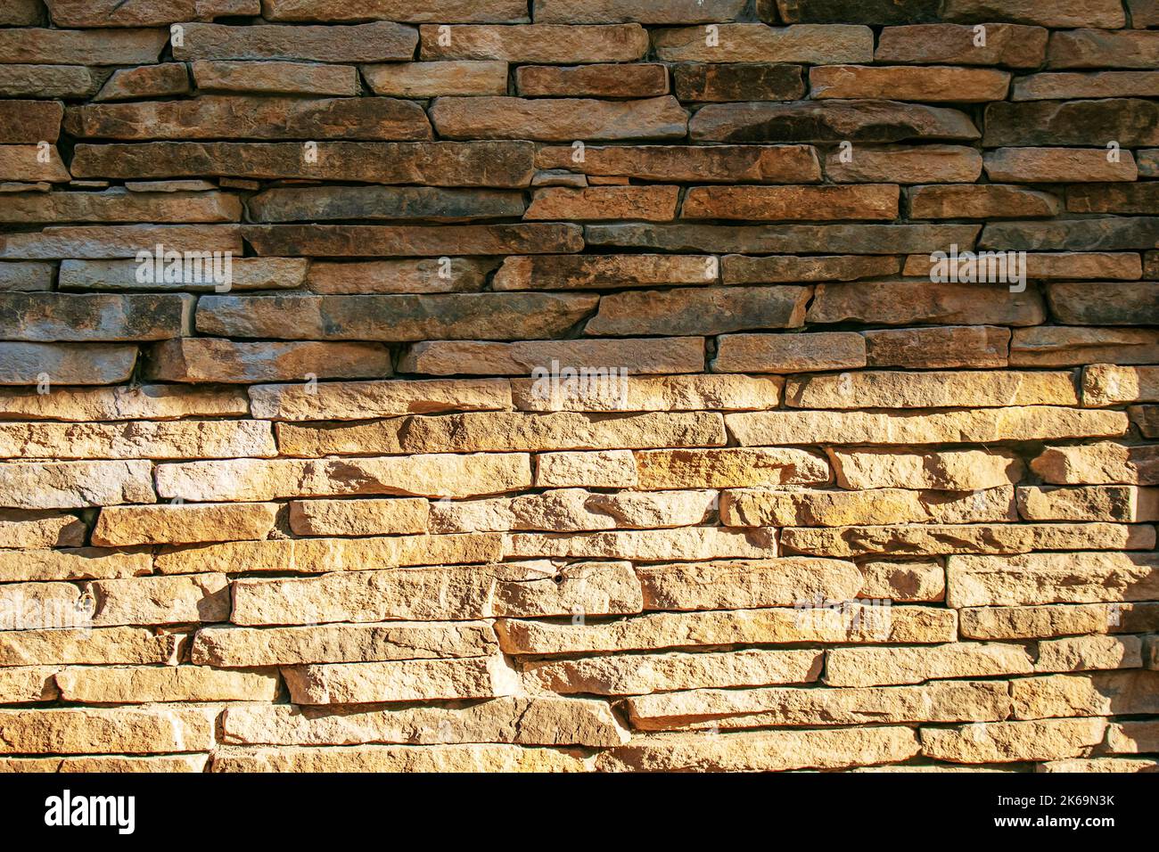 Alte Backsteinmauer Hintergrund, Backsteinmauer Textur, Struktur. Alte gebrochene Ziegel, Nahaufnahme. Konstruktion, Reparatur. Das Konzept der Verwüstung, des Niedergangs. Stockfoto Alte Backsteinmauer Hintergrund, Backsteinmauer Textur, Struktur. Alte gebrochene Ziegel, Nahaufnahme. Konstruktion, Reparatur. Das Konzept der Verwüstung, des Niedergangs. Stockfoto