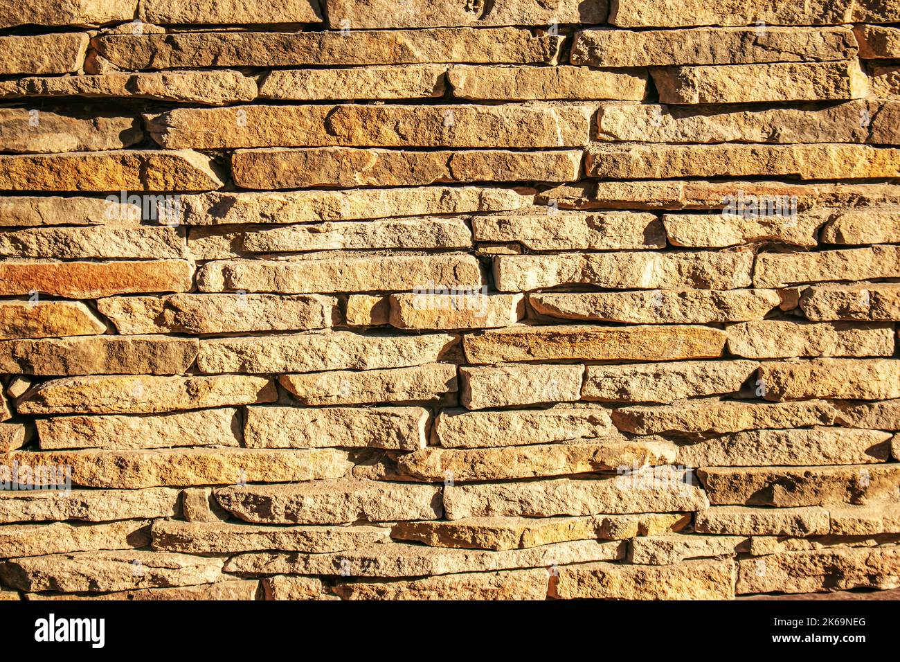 Alte Backsteinmauer Hintergrund, Backsteinmauer Textur, Struktur. Alte gebrochene Ziegel, Nahaufnahme. Konstruktion, Reparatur. Das Konzept der Verwüstung, des Niedergangs. Stockfoto Alte Backsteinmauer Hintergrund, Backsteinmauer Textur, Struktur. Alte gebrochene Ziegel, Nahaufnahme. Konstruktion, Reparatur. Das Konzept der Verwüstung, des Niedergangs. Stockfoto