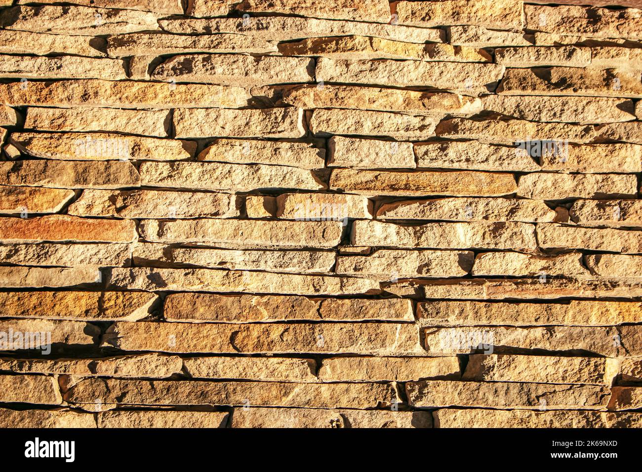 Alte Backsteinmauer Hintergrund, Backsteinmauer Textur, Struktur. Alte gebrochene Ziegel, Nahaufnahme. Konstruktion, Reparatur. Das Konzept der Verwüstung, des Niedergangs. Stockfoto Alte Backsteinmauer Hintergrund, Backsteinmauer Textur, Struktur. Alte gebrochene Ziegel, Nahaufnahme. Konstruktion, Reparatur. Das Konzept der Verwüstung, des Niedergangs. Stockfoto
