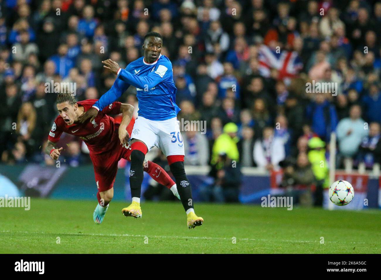 Glasgow, Großbritannien. 12. Oktober 2022. Im zweiten Spiel der Gruppenetappen der Champions League spielen die Rangers FC im Ibrox, dem Heimstadion der Rangers in Glasgow, zwischen diesen beiden Teams den FC Liverpool. Das erste Spiel zwischen diesen beiden Teams in der Champions League, Liverpool gewann 2 - 0. Kredit: Findlay/Alamy Live Nachrichten Stockfoto