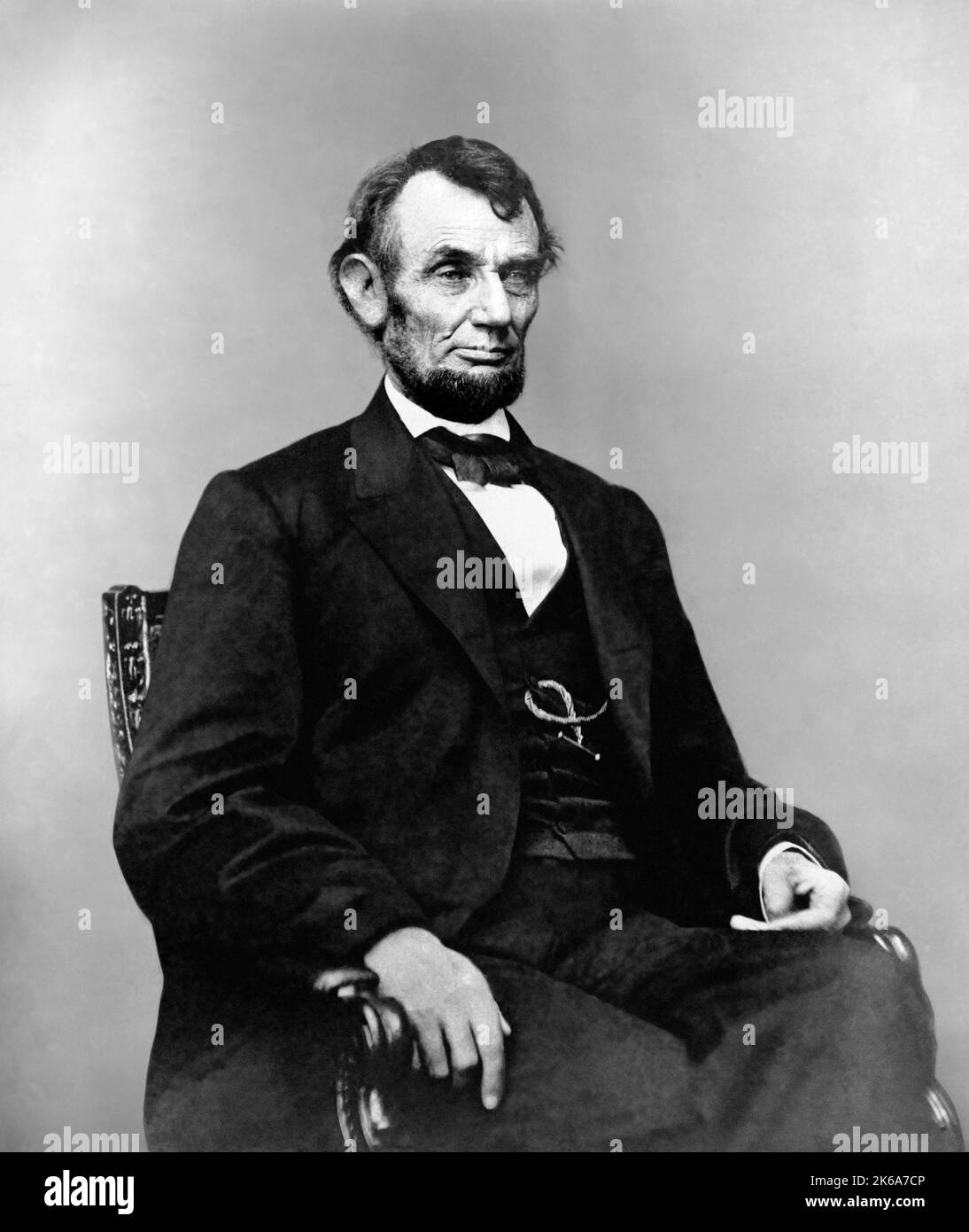 Präsident Abraham Lincoln sitzt im Stuhl. Stockfoto