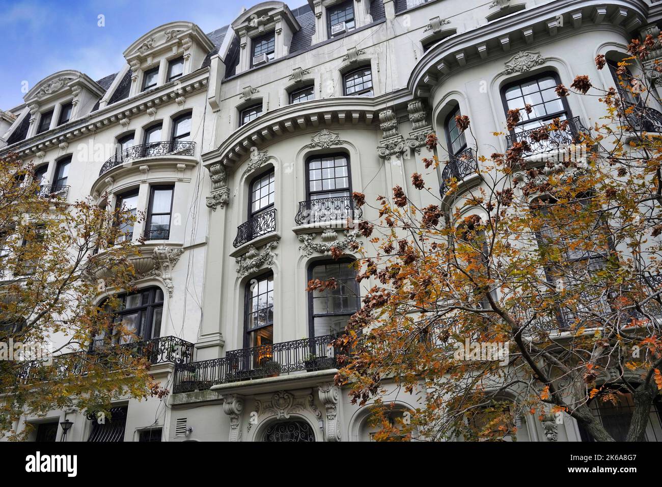 New York, eine Reihe eleganter stadthäuser im beaux-Arts-Stil in der Nähe des Central Park West Stockfoto