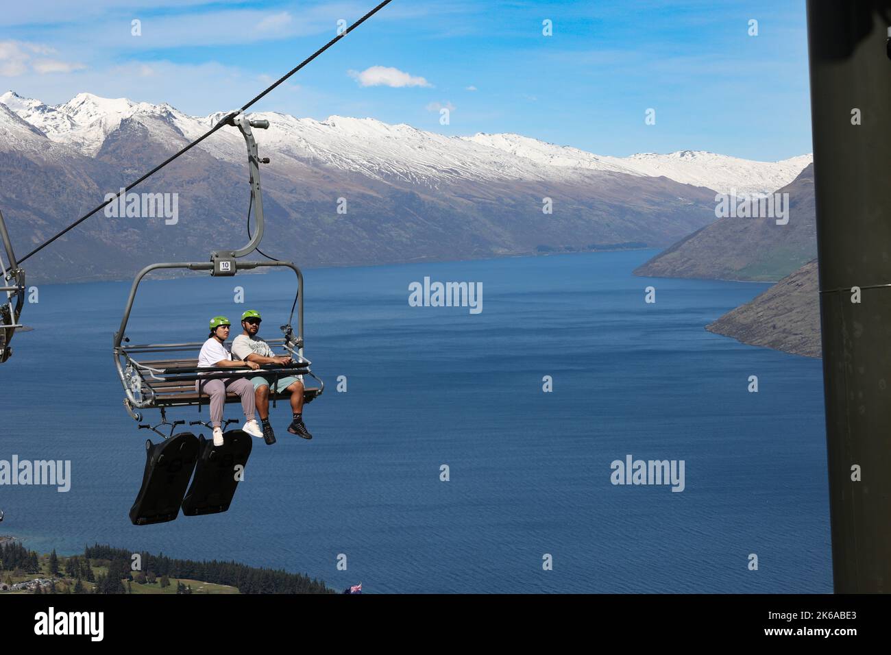 Lake Wakatipu, Queenstown, Neuseeland. Touristen genießen Aktivitäten auf dem Lake Wakatipu, Queenstown, Neuseeland. Stockfoto