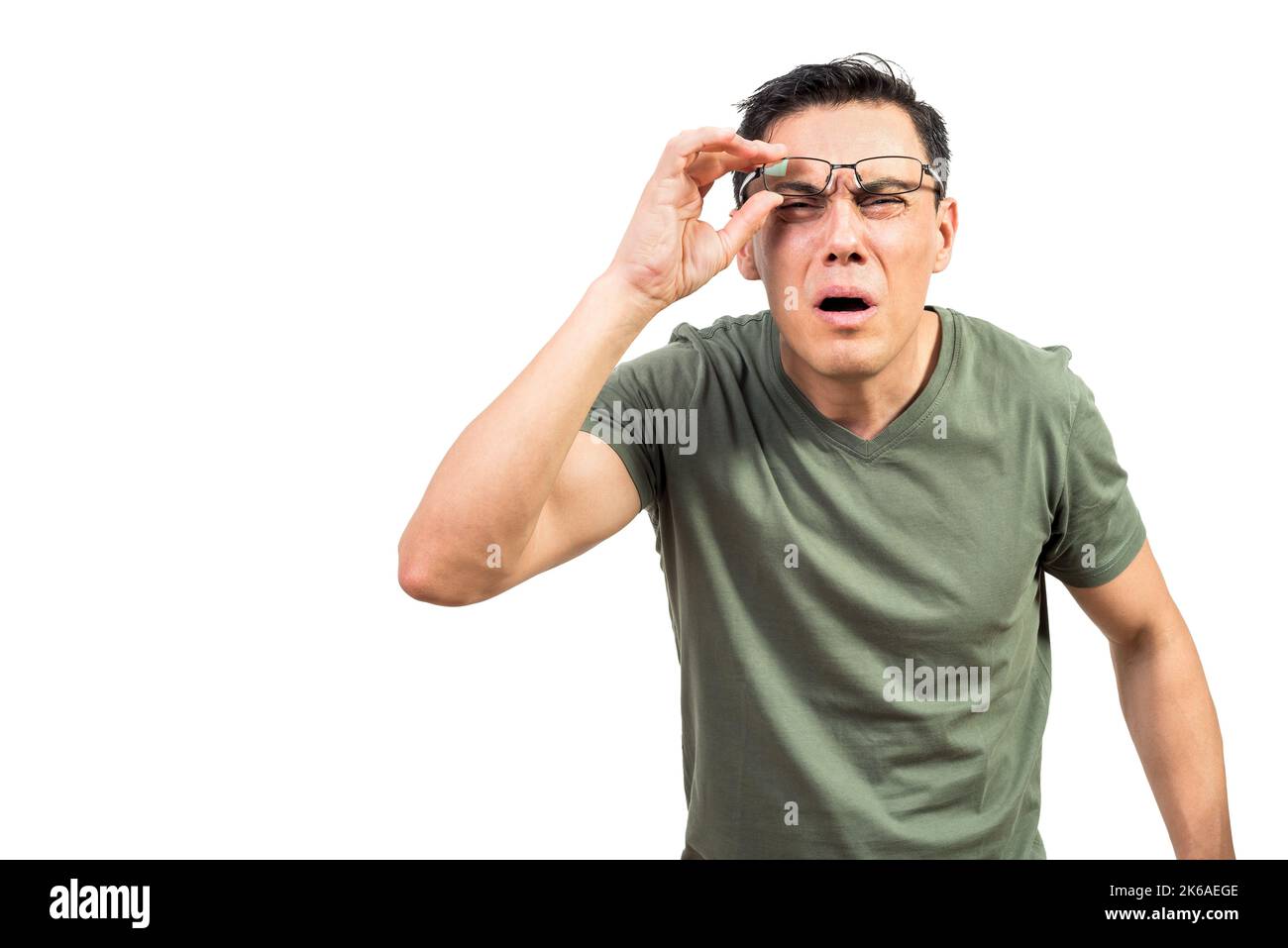 Blinder männlicher Nerd, der die Kamera anschaut Stockfoto