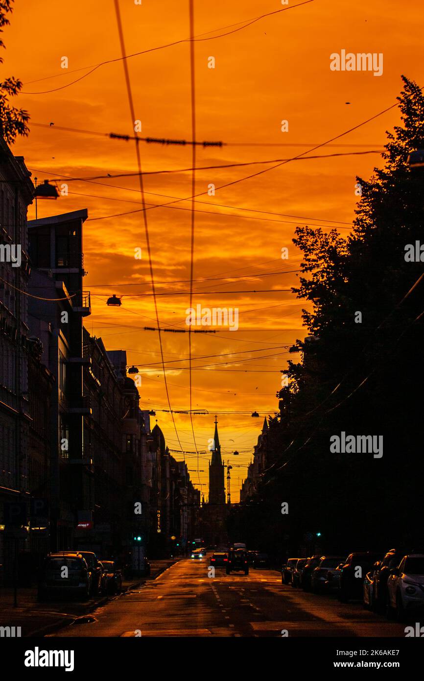 Kirche am Ende der Straße in Riga Lettland Stockfoto