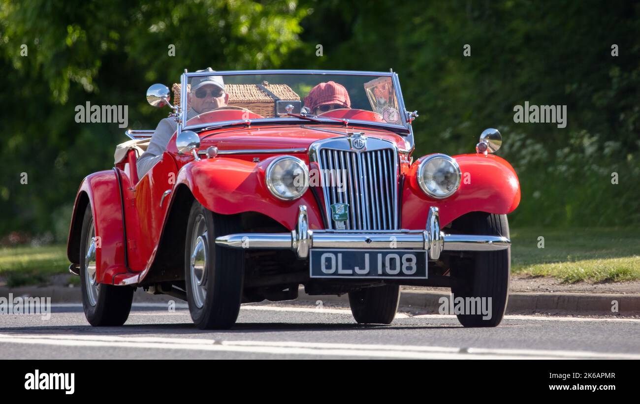 1954 rot oben offen MG TD TF Oldtimer Stockfoto