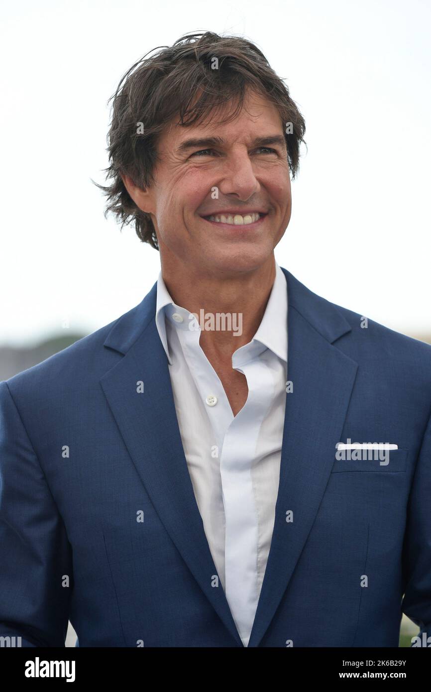 Schauspieler Tom Cruise posiert während der Fotoaufnahme des Films „Top Gun: Maverick“ anlässlich der Filmfestspiele von Cannes am 18. Mai 2022 Stockfoto