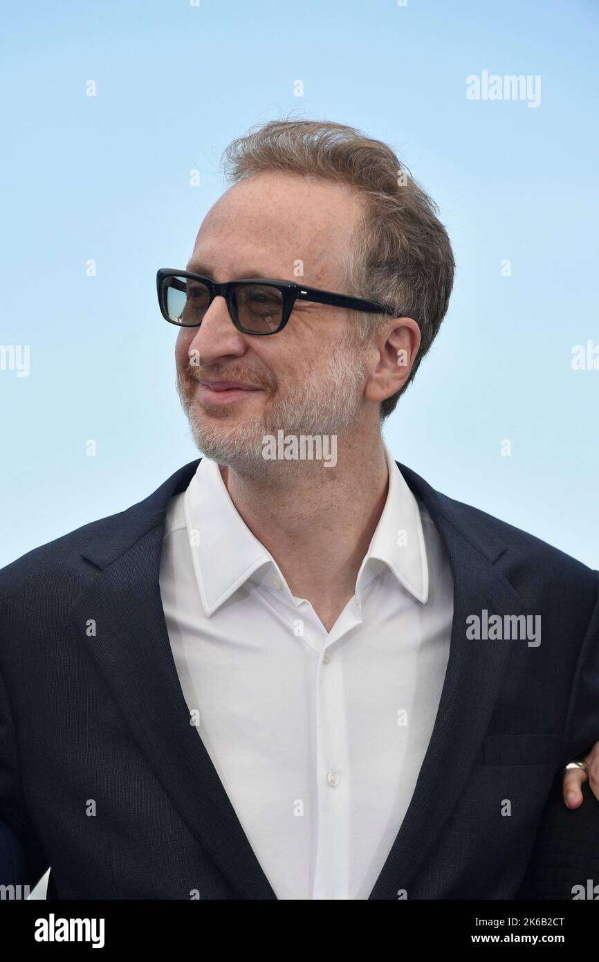 Regisseur James Gray posiert während der Fotoaufnahme des Films „Armageddon Time“ anlässlich der Filmfestspiele von Cannes am 20. Mai 2022 Stockfoto