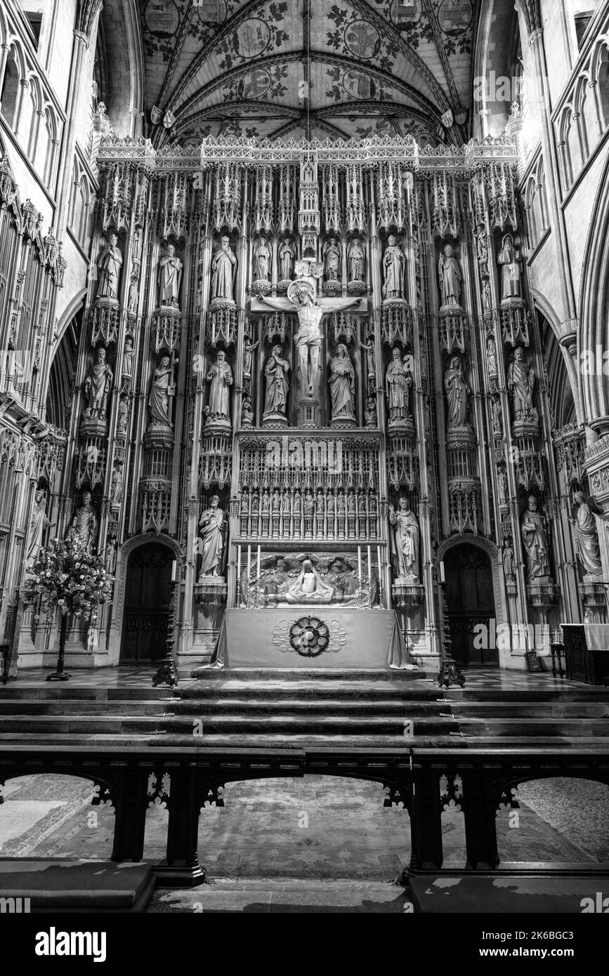 Das Kirchenschiff der St Albans Cathedral mit der Wallingford-Leinwand, einem mittelalterlichen Altarbild aus dem 15.. Jahrhundert, St.Albans, Hertfordshire, England, Vereinigtes Königreich. Stockfoto