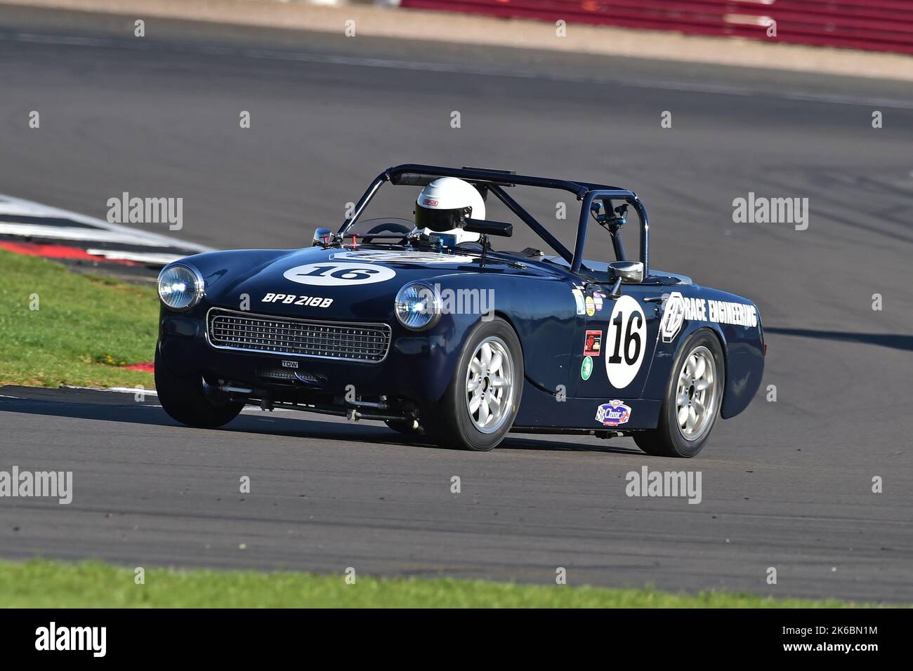 Ian Staines, MG Midget, Adams & Page Swinging Sixties Group 1, aufgeteilt in sechs Klassen je nach Motorgröße, ein 40-minütiges Rennen mit einem obligatorischen p Stockfoto