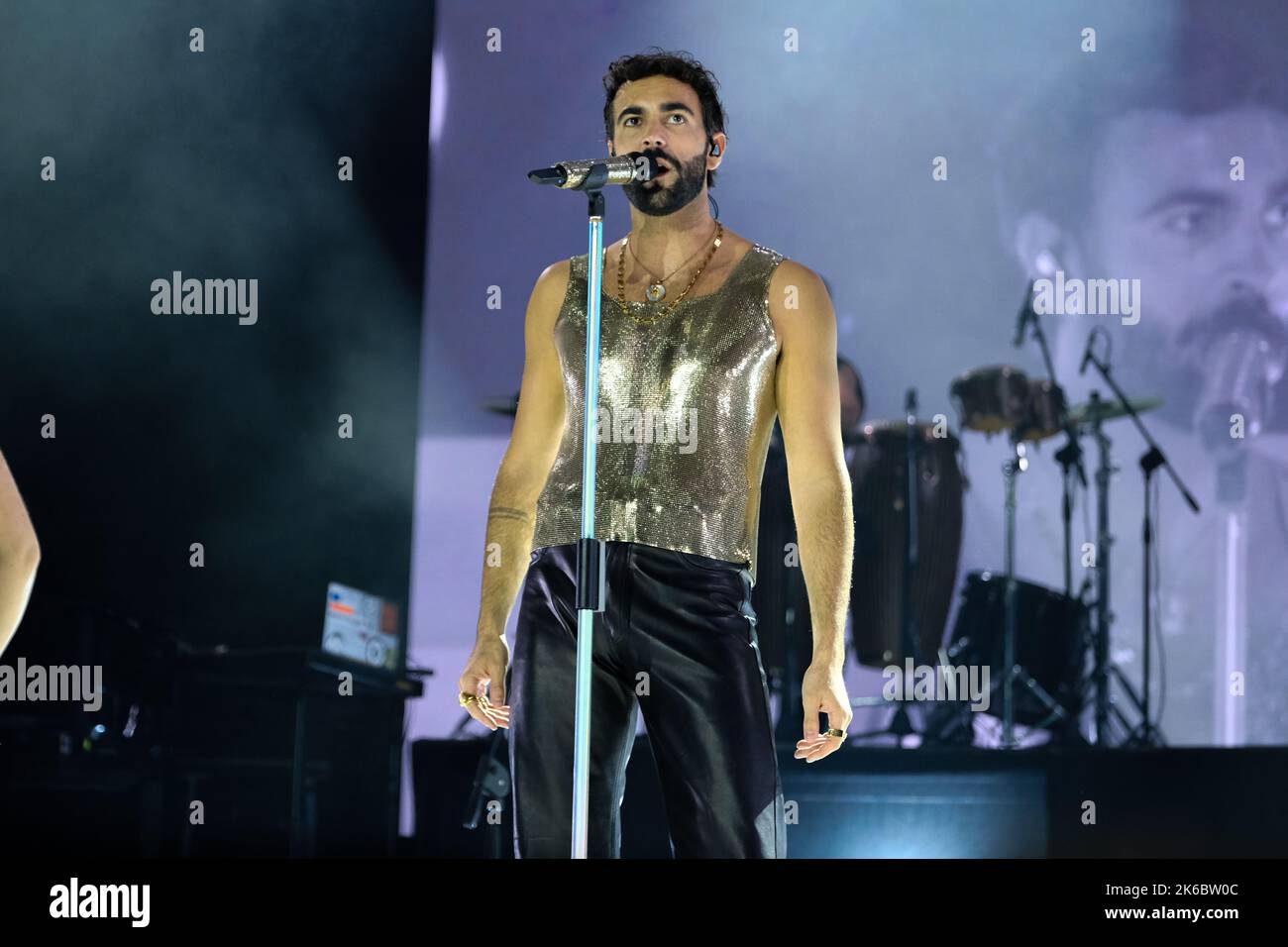 Der italienische Sänger Marco Mengoni tritt mit seiner Tournee 'Mengoni