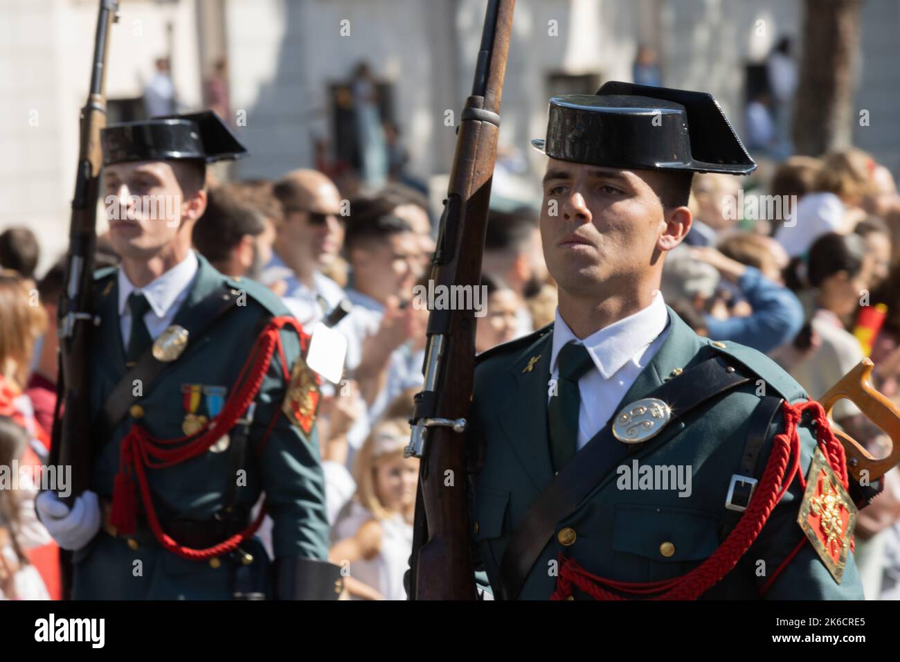 Eine Militärparade zum Gedenken an den Hispanic Day und die spanischen Streitkräfte Stockfoto