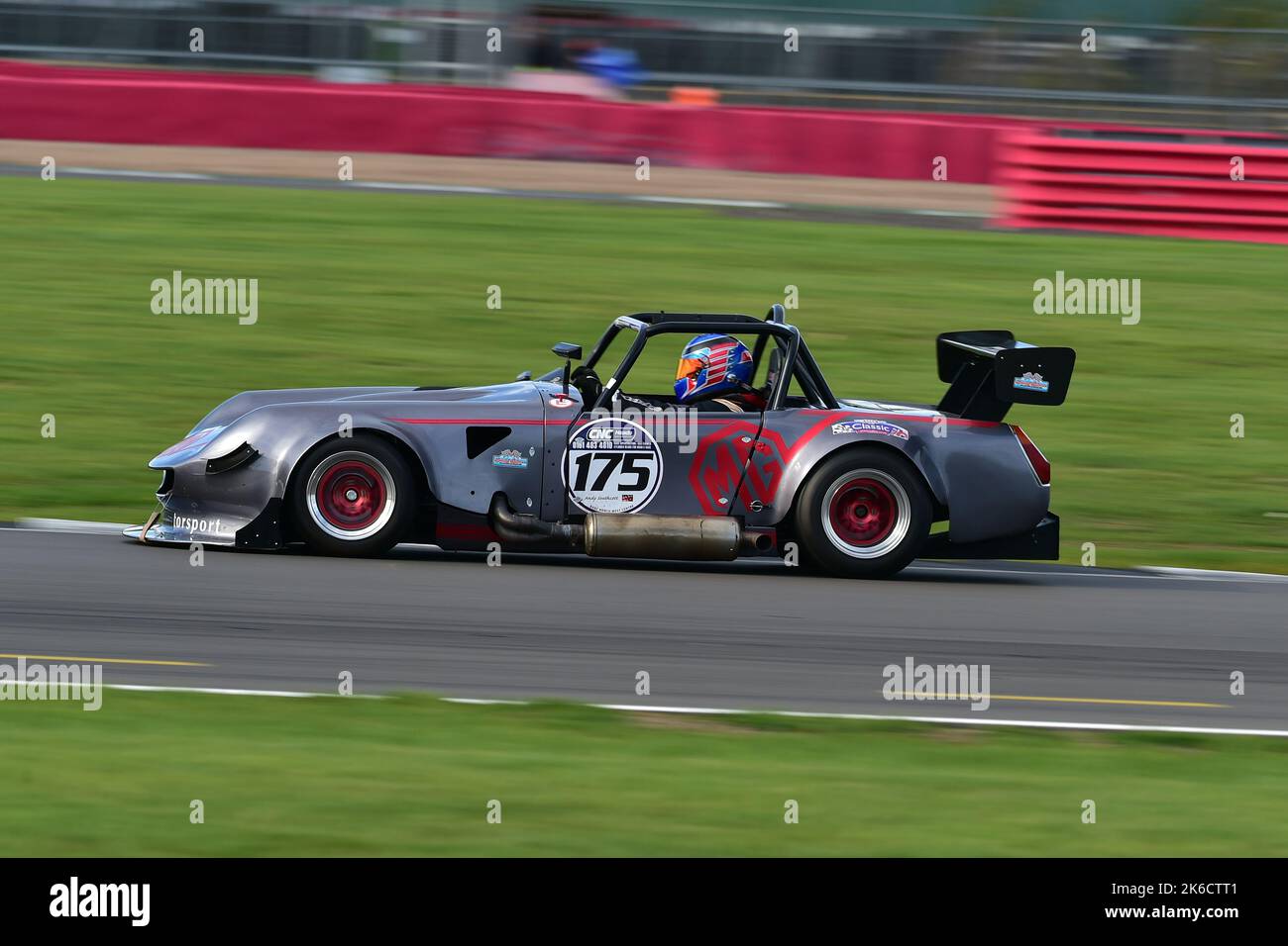 Andy Southcott, MG Midget, MC Special Saloons und Modsports - Sports Racing und V8’s, bei dieser Gelegenheit zwei Rennen eines von zwanzig Minuten und das Wochenende Stockfoto