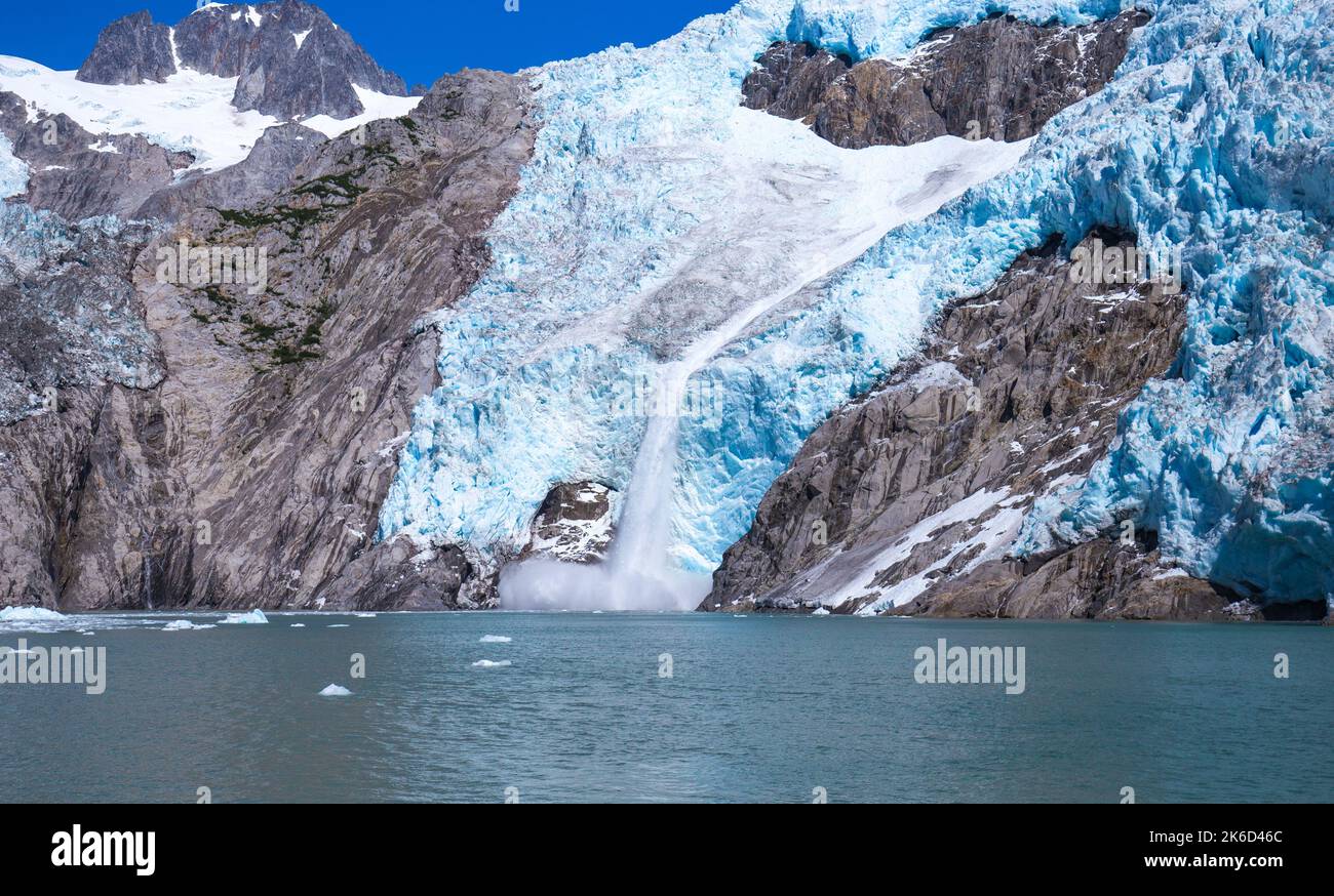 Bootstour von Seward zum Kenai Fjords National Park zu den Gletschern des Harding Icefield. Stockfoto