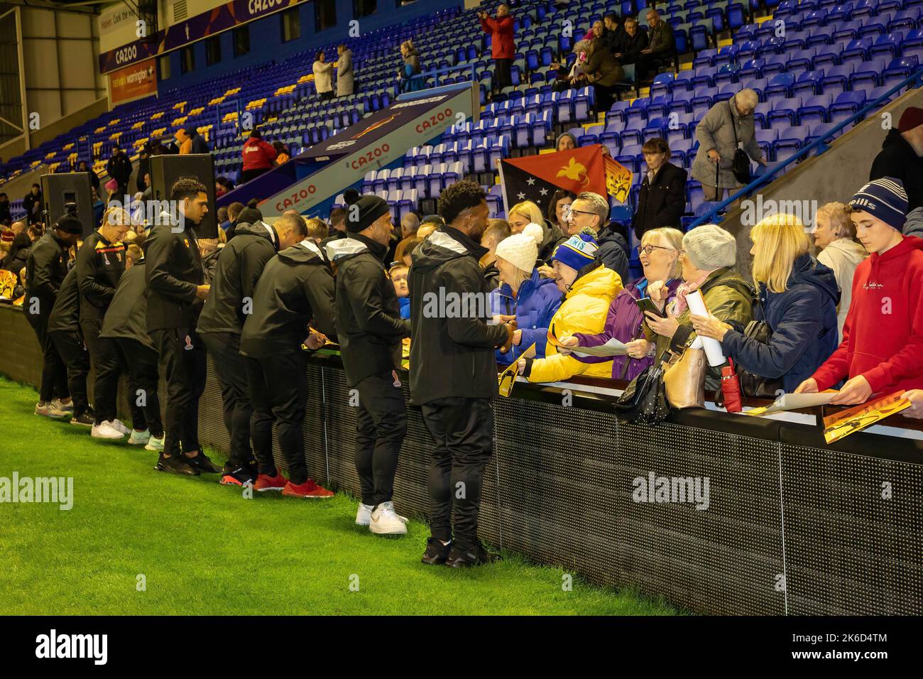 Spieler der Rugby LeagueMannschaft von PapuaNeuguinea geben ihren