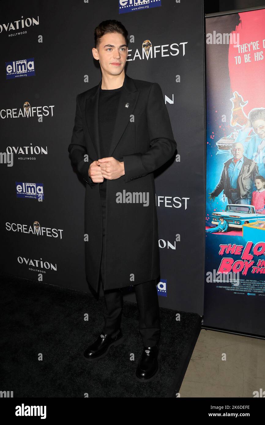 12. Oktober 2022, Los Angeles, Kalifornien, USA: LOS ANGELES - OCT 12: Hero Fiennes Tiffin bei der Premiere von The Loneliest Boy in the World während des Screenfest 2022 im TCL Chinese Theatre IMAX am 12. Oktober 2022 in Los Angeles, CA (Bildquelle: © Nina Prommer/ZUMA Press Wire) Stockfoto