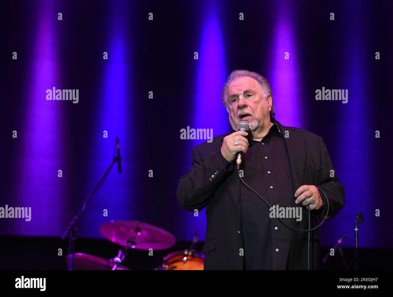 Hiawassee, GA, USA. 12. Oktober 2022. Gene Watson auf der Bühne für Gene Watson in Concert beim Georgia Mountain Fall Festival, Georgia Mountain Fairgrounds, Hiawassee, GA, 12. Oktober 2022. Quelle: Derek Storm/Everett Collection/Alamy Live News Stockfoto