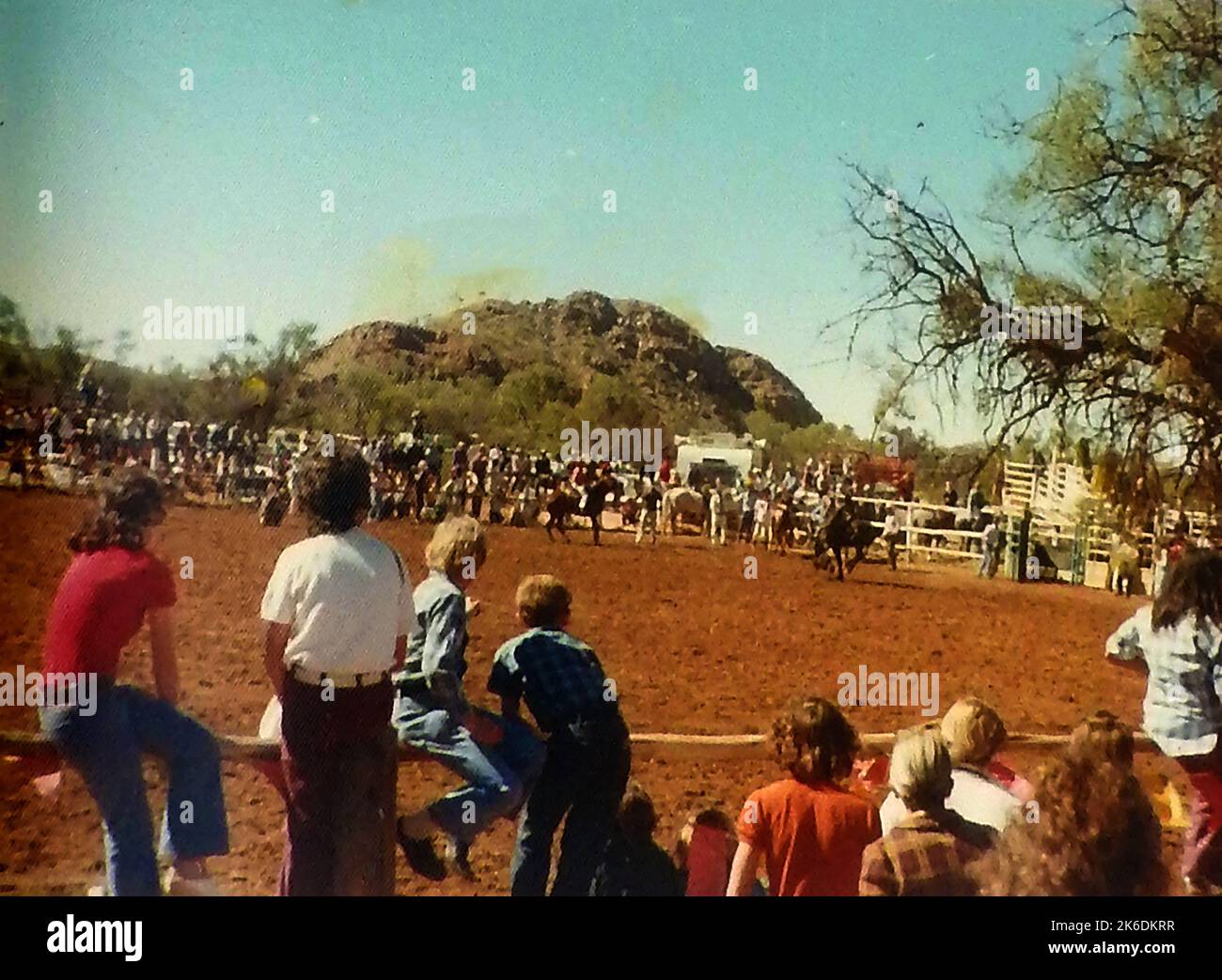 Eine Szene aus dem Jahr 1972 mit der Bar im Alice Springs Rodeo, Australien Stockfoto