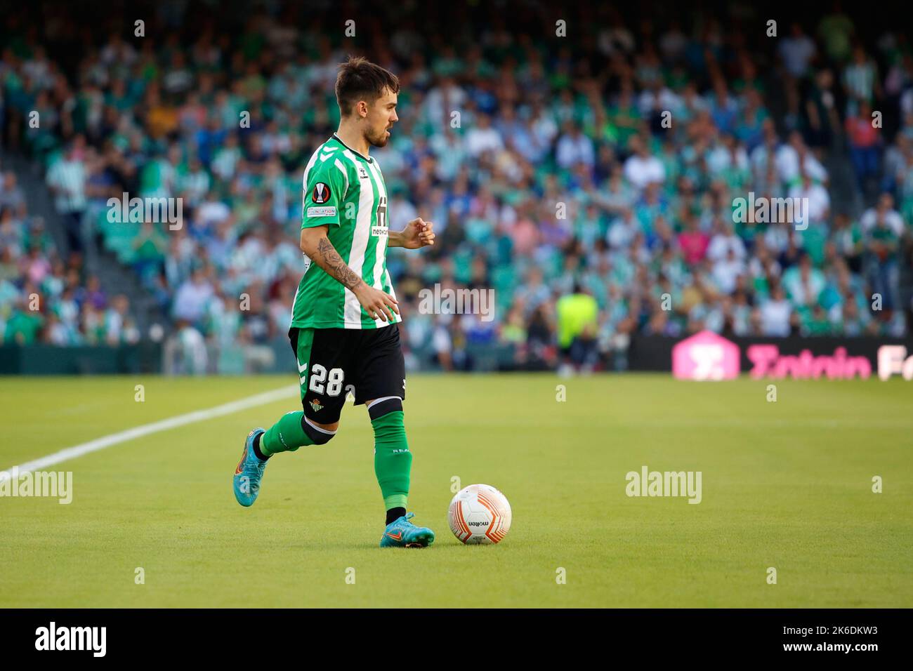 Sevilla, Spanien. 1. Oktober 2022. Rodri (28) von Real Betis während des UEFA Europa League-Spiels zwischen Real Betis und Roma im Estadio Benito Villamarin in Sevilla. (Foto: Gonzales Photo/Alamy Live News Stockfoto