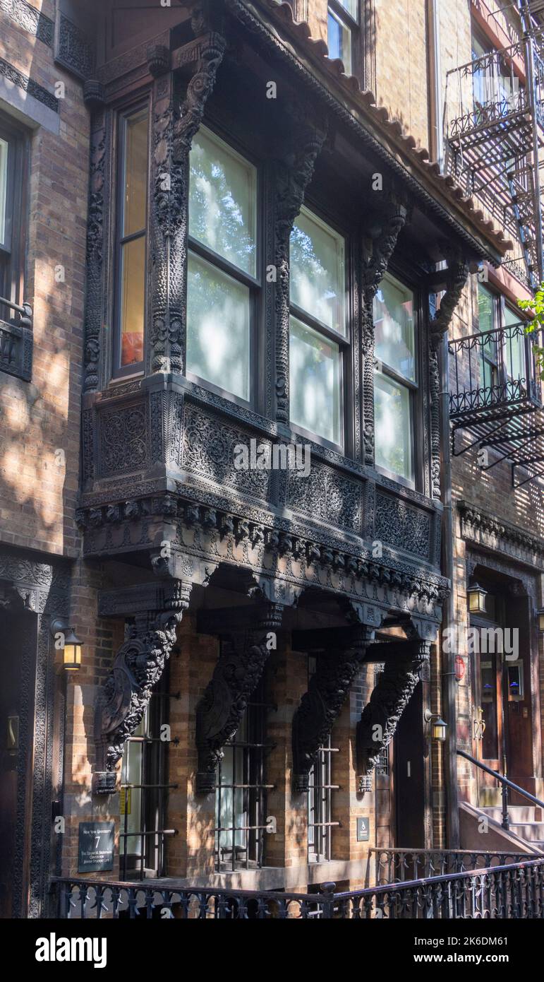 Aus dem 19.. Jahrhundert geschnitztes Teakholz, Lockwood De Forest Residence, New York City, USA Stockfoto
